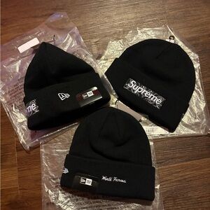 Supreme Black Knit Beanies with Logo Patch